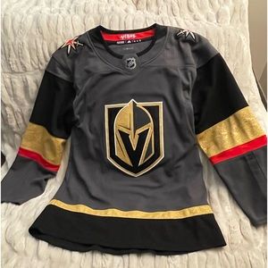Vegas Golden Knights jersey by Adidas. Size 42, in great shape!